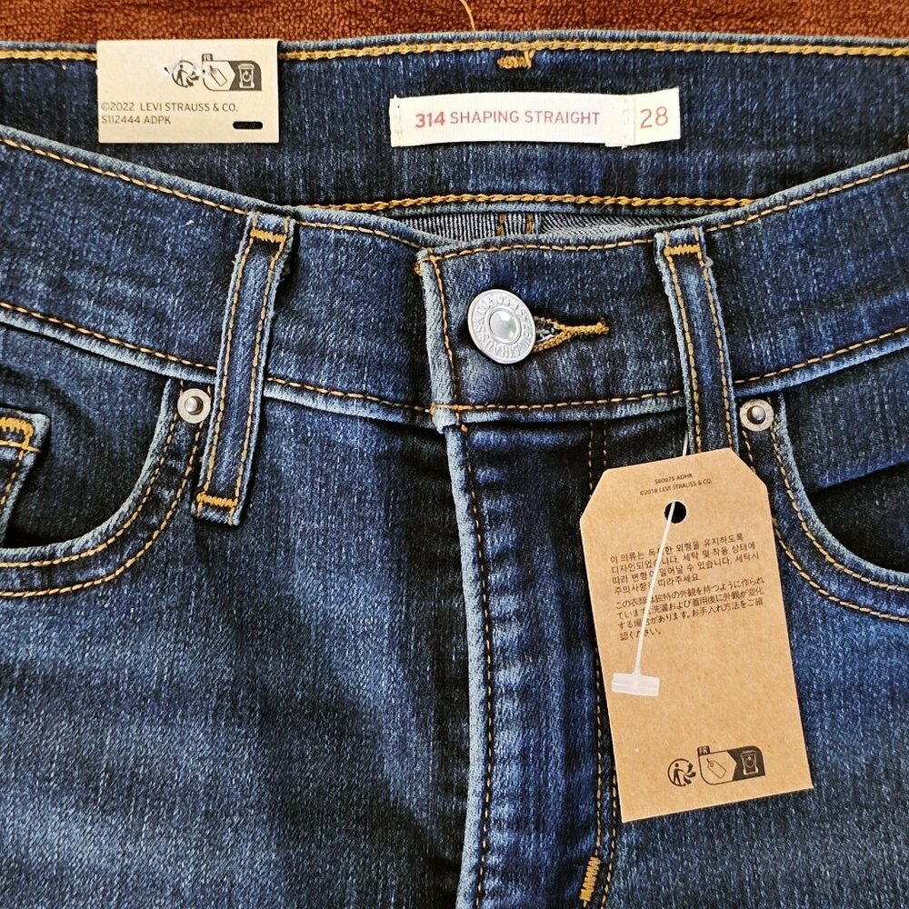 NWT Authentic Womens Levi's 314 Shaping Straight Jeans Zealous Blue Size 28x32